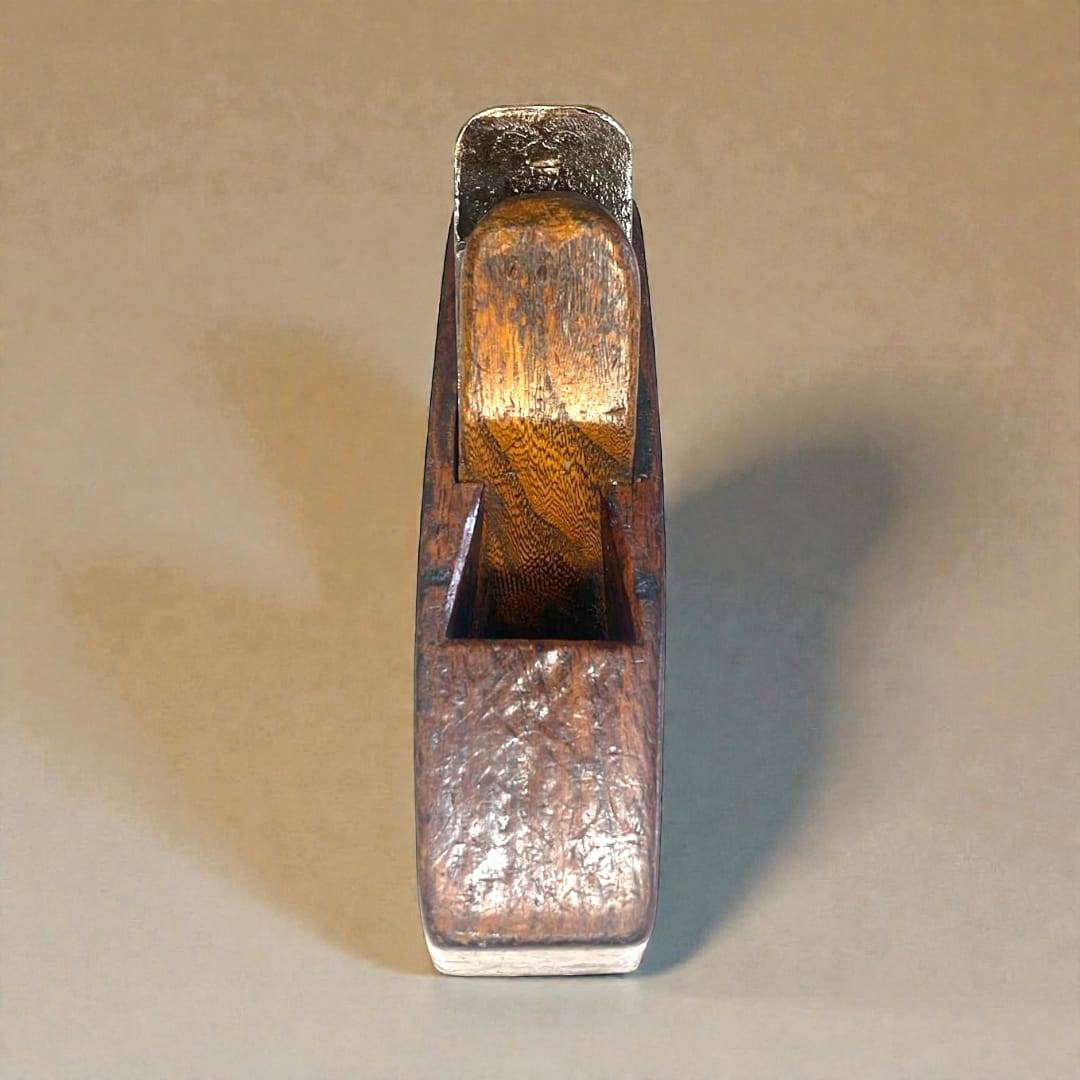 Cepillo de carpintero antiguo – Tradición y artesana - Cositas Antiguas – La Guadaña, Anticuarios Online en Jerez , vender antigüedades, muebles antiguos