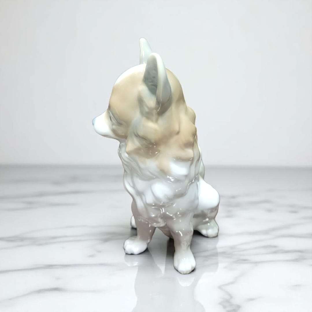 Perro Chihuahua Papillon de NAO Lladró | Año 1970 - Cositas Antiguas – La Guadaña, Anticuarios Online en Jerez , vender antigüedades, muebles antiguos
