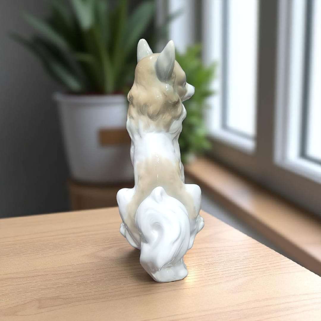 Perro Chihuahua Papillon de NAO Lladró | Año 1970 - Cositas Antiguas – La Guadaña, Anticuarios Online en Jerez , vender antigüedades, muebles antiguos