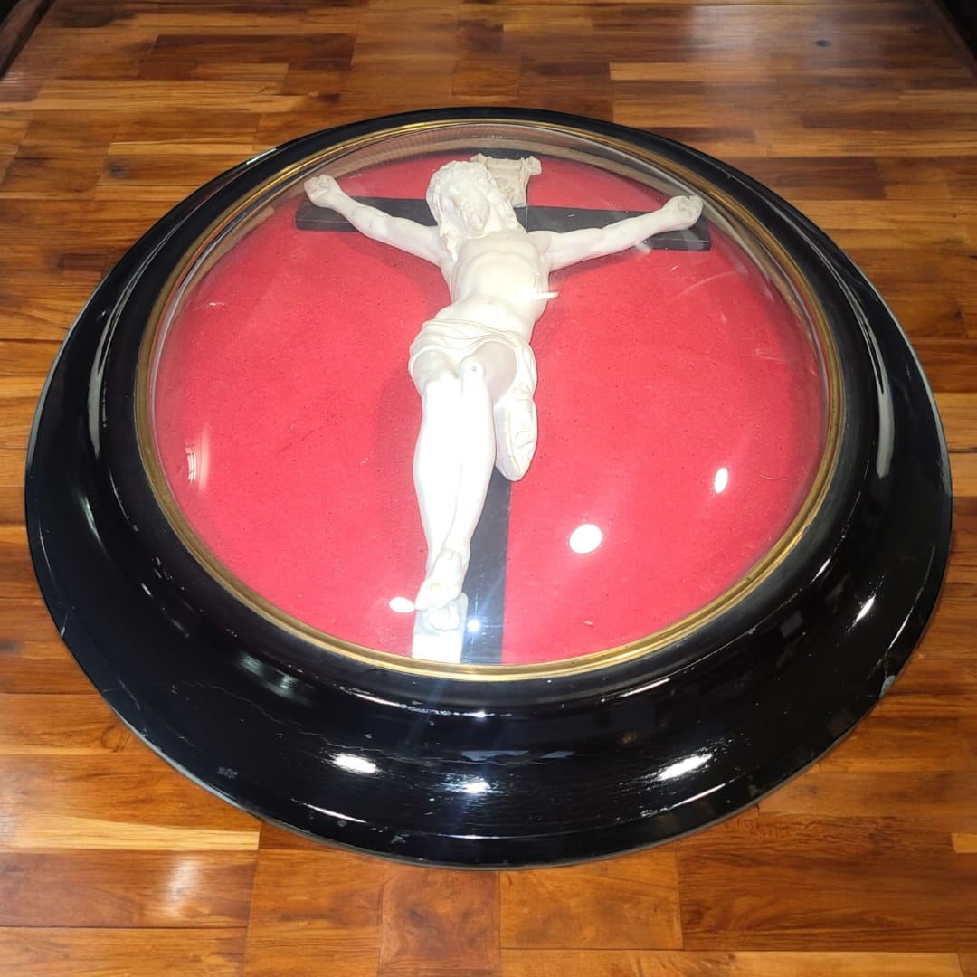 Crucifijo grande barro de pipa tallado a mano con cúpula - Cositas Antiguas – La Guadaña, Anticuarios Online en Jerez , vender antigüedades, muebles antiguos