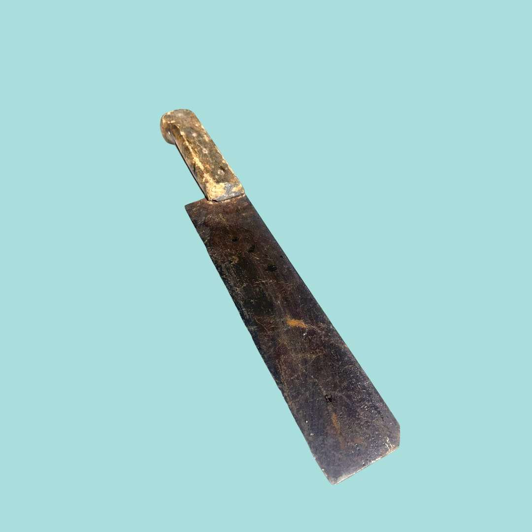 Cuchillo remolachero antiguo de hierro y mango de madera - Cositas Antiguas – La Guadaña, Anticuarios Online en Jerez , vender antigüedades, muebles antiguos