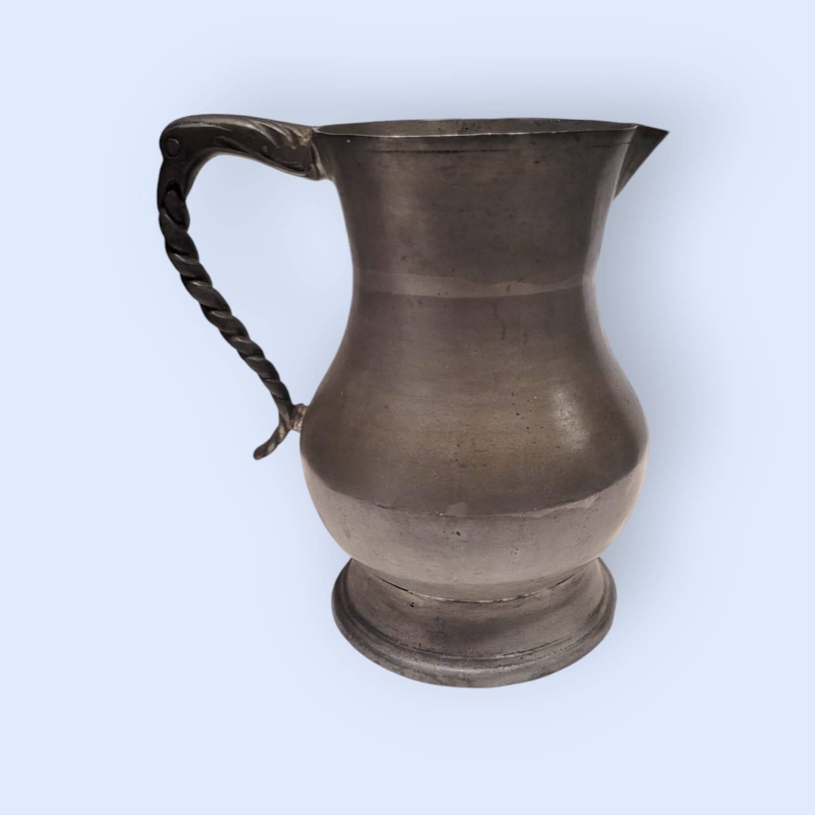 Jarra de Peltre de Estaño en Perfecto Estado - Cositas Antiguas – La Guadaña, Anticuarios Online en Jerez , vender antigüedades, muebles antiguos