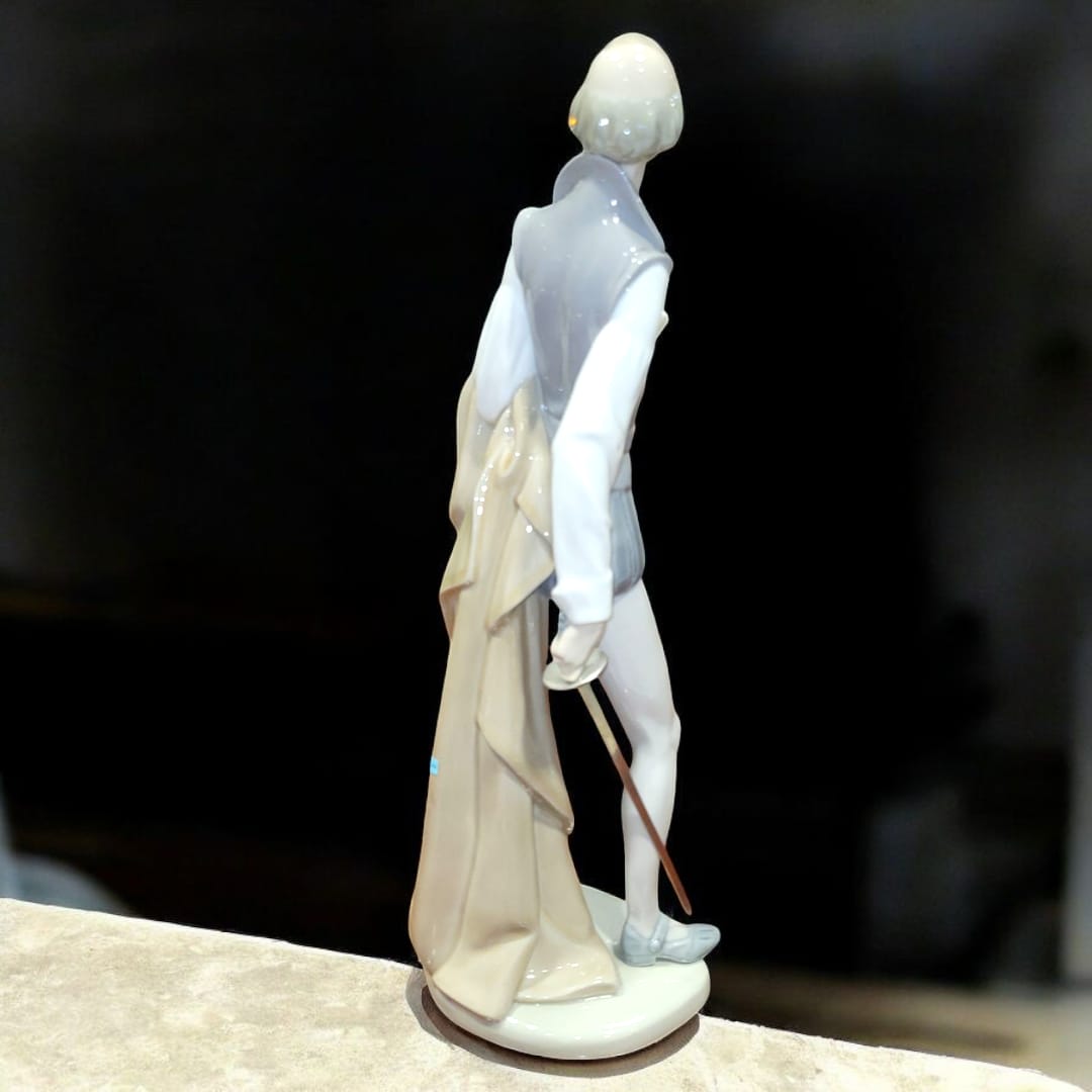 Figura de porcelana NAO LLADRÓ – Don Quijote de la Mancha - Cositas Antiguas – La Guadaña, Anticuarios Online en Jerez , vender antigüedades, muebles antiguos