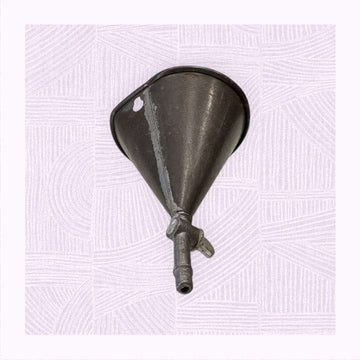 Embudo de farmacia antiguo – pieza de chapa con llave - Cositas Antiguas – La Guadaña, Anticuarios Online en Jerez , vender antigüedades, muebles antiguos