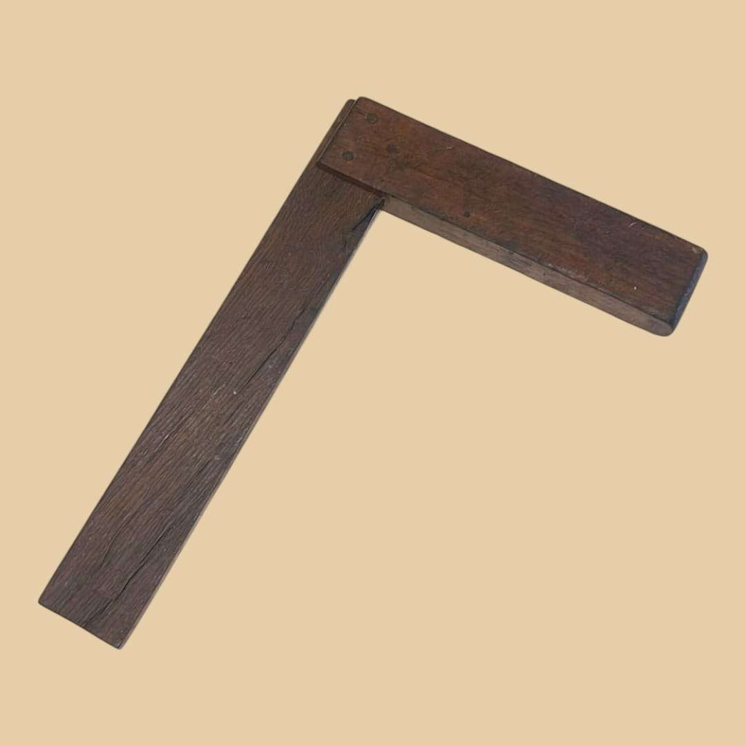 Escuadra de carpintería antigua de madera original - Cositas Antiguas – La Guadaña, Anticuarios Online en Jerez , vender antigüedades, muebles antiguos