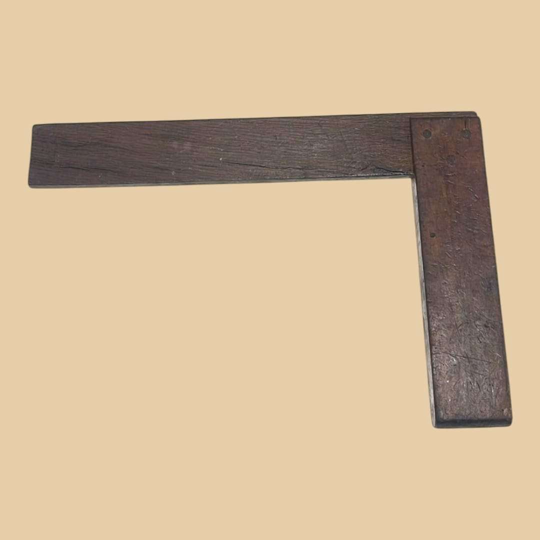 Escuadra de carpintería antigua de madera original - Cositas Antiguas – La Guadaña, Anticuarios Online en Jerez , vender antigüedades, muebles antiguos