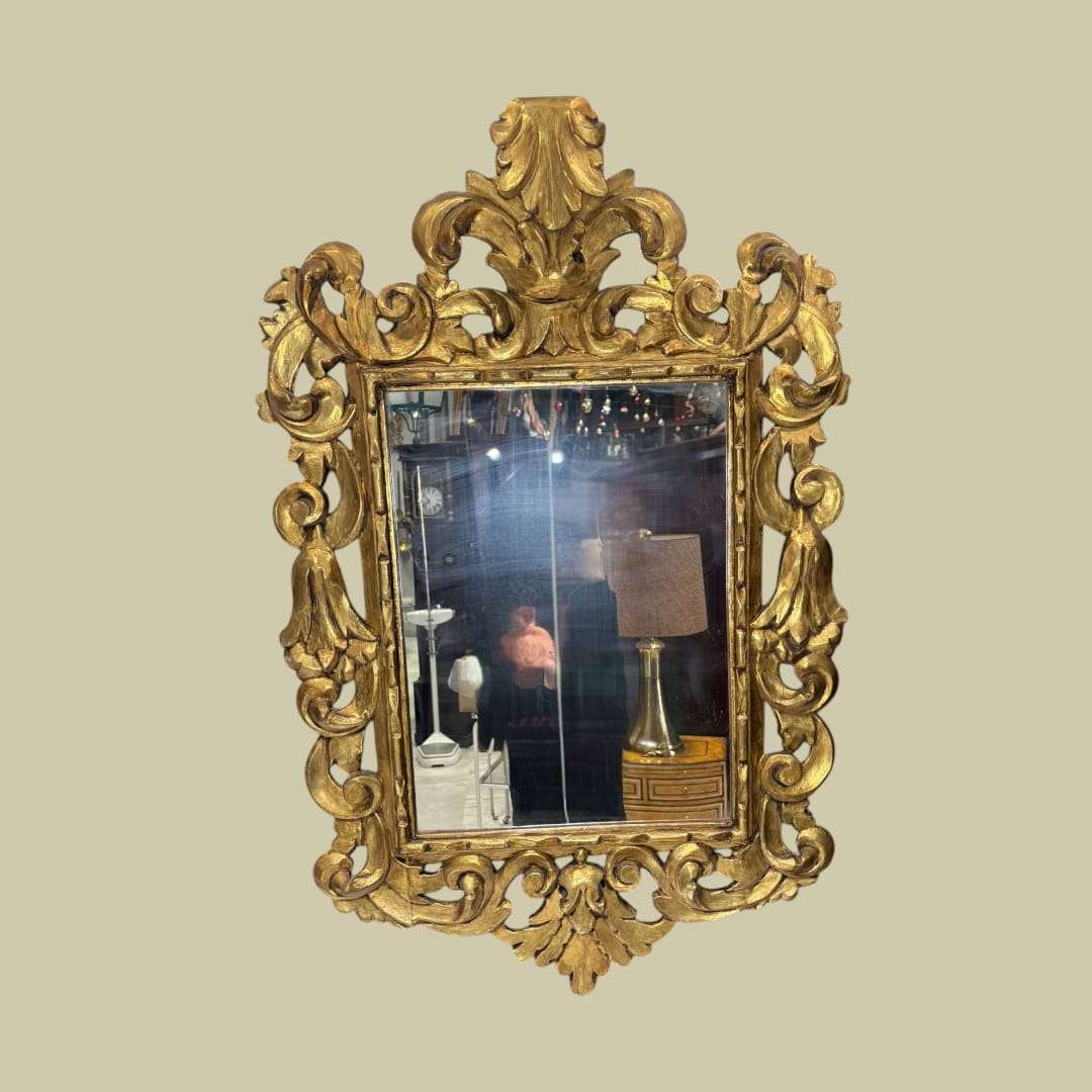 Espejo cornucopia dorado estilo rococó | Elegancia clásica - Cositas Antiguas – La Guadaña, Anticuarios Online en Jerez , vender antigüedades, muebles antiguos