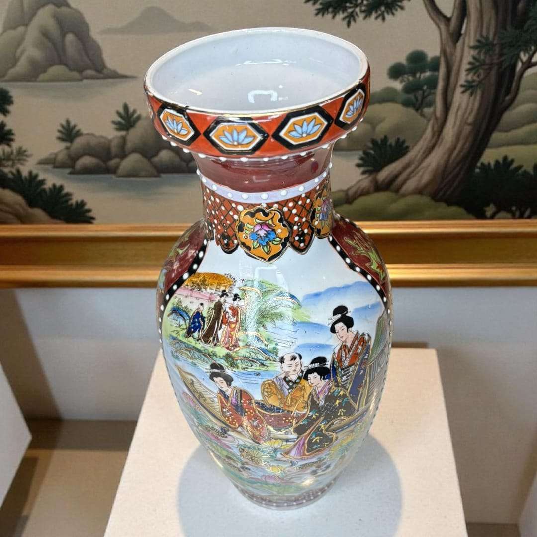 Jarrón de Porcelana China: Arte Oriental Pintado a Mano - Cositas Antiguas – La Guadaña, Anticuarios Online en Jerez , vender antigüedades, muebles antiguos