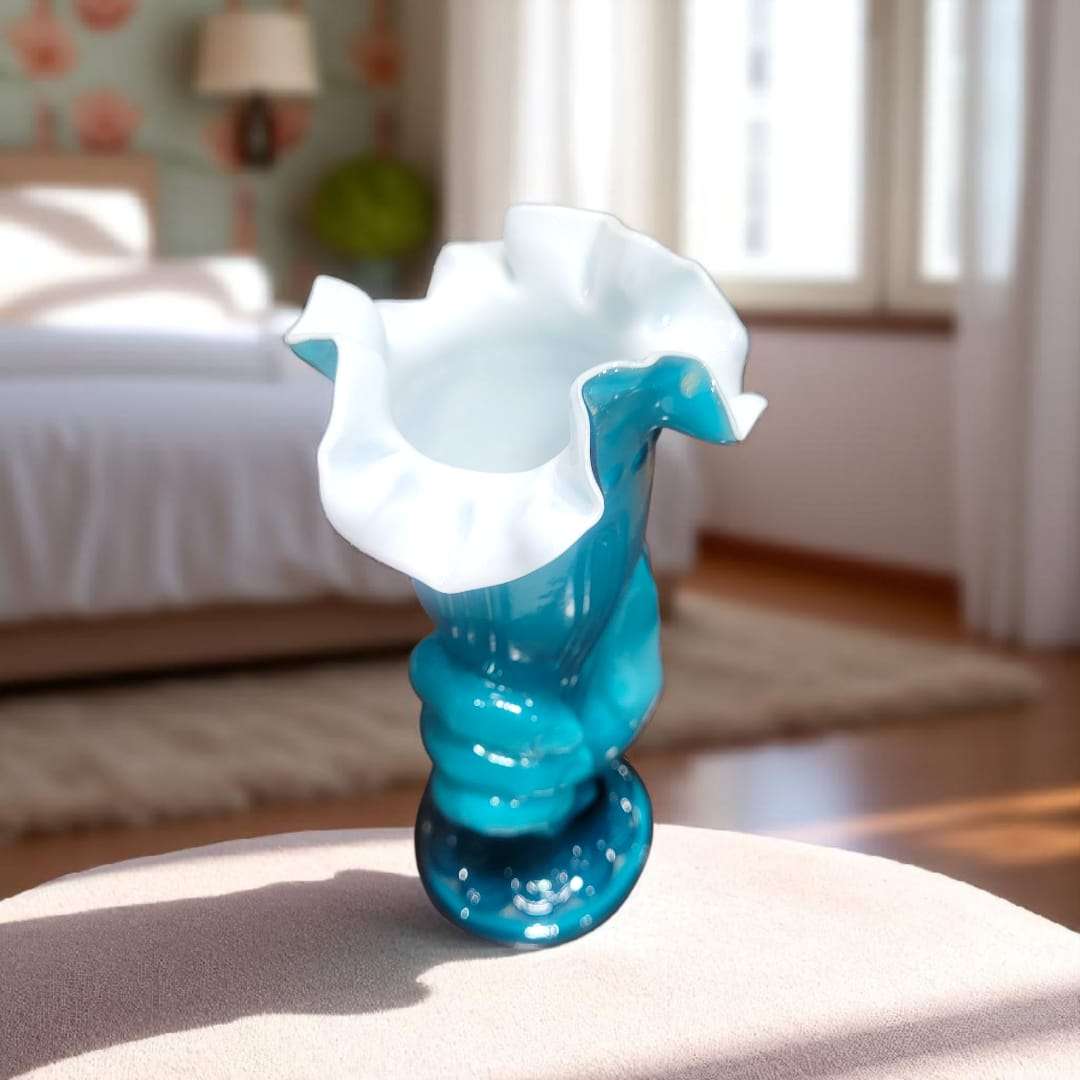 Florero de mano en cristal cuajado azul y blanco opalino - Cositas Antiguas – La Guadaña, Anticuarios Online en Jerez , vender antigüedades, muebles antiguos
