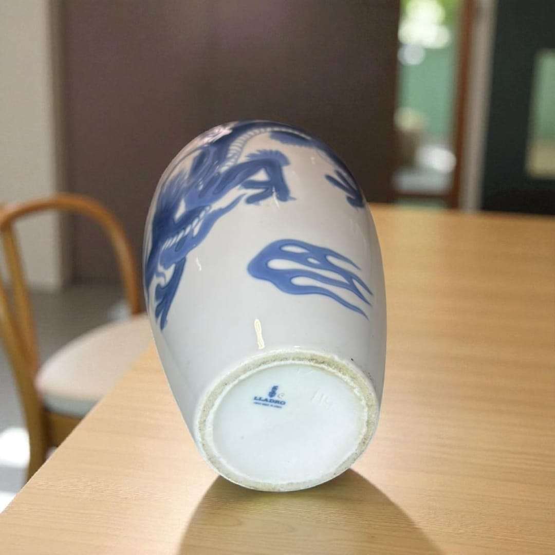 Florero - Jarrón Lladró porcelana dragón chino | Edición - Cositas Antiguas – La Guadaña, Anticuarios Online en Jerez , vender antigüedades, muebles antiguos
