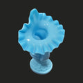 Florero de mano de opalina azul vintage de los años 60 - Cositas Antiguas – La Guadaña, Anticuarios Online en Jerez , vender antigüedades, muebles antiguos