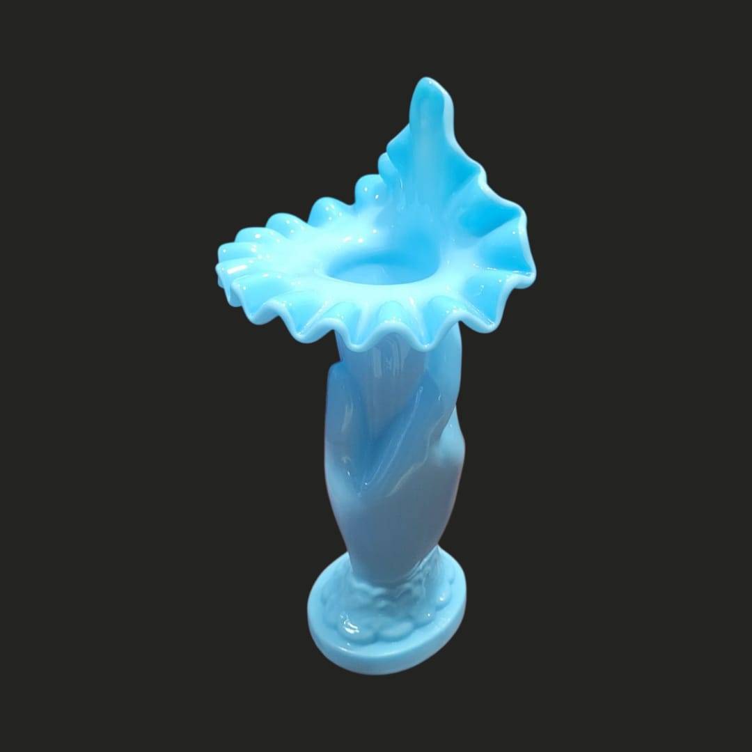 Florero de mano de opalina azul vintage de los años 60 - Cositas Antiguas – La Guadaña, Anticuarios Online en Jerez , vender antigüedades, muebles antiguos