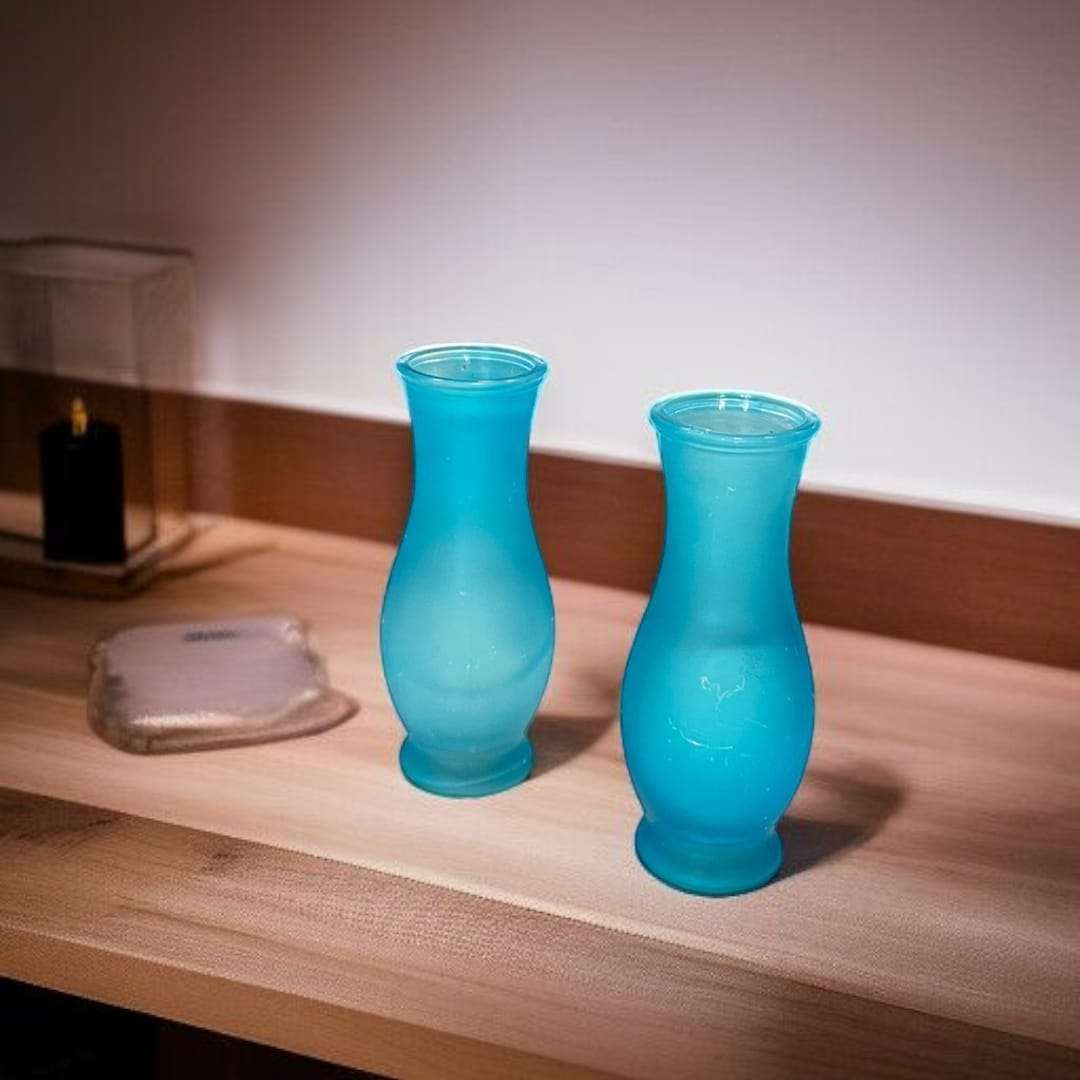 Floreros de cristal celeste | Elegancia única para tu hogar - Cositas Antiguas – La Guadaña, Anticuarios Online en Jerez , vender antigüedades, muebles antiguos