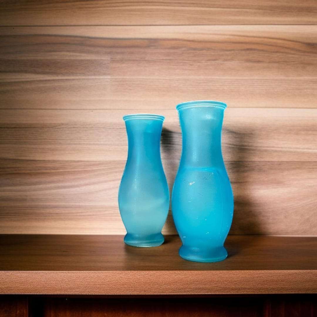 Floreros de cristal celeste | Elegancia única para tu hogar - Cositas Antiguas – La Guadaña, Anticuarios Online en Jerez , vender antigüedades, muebles antiguos