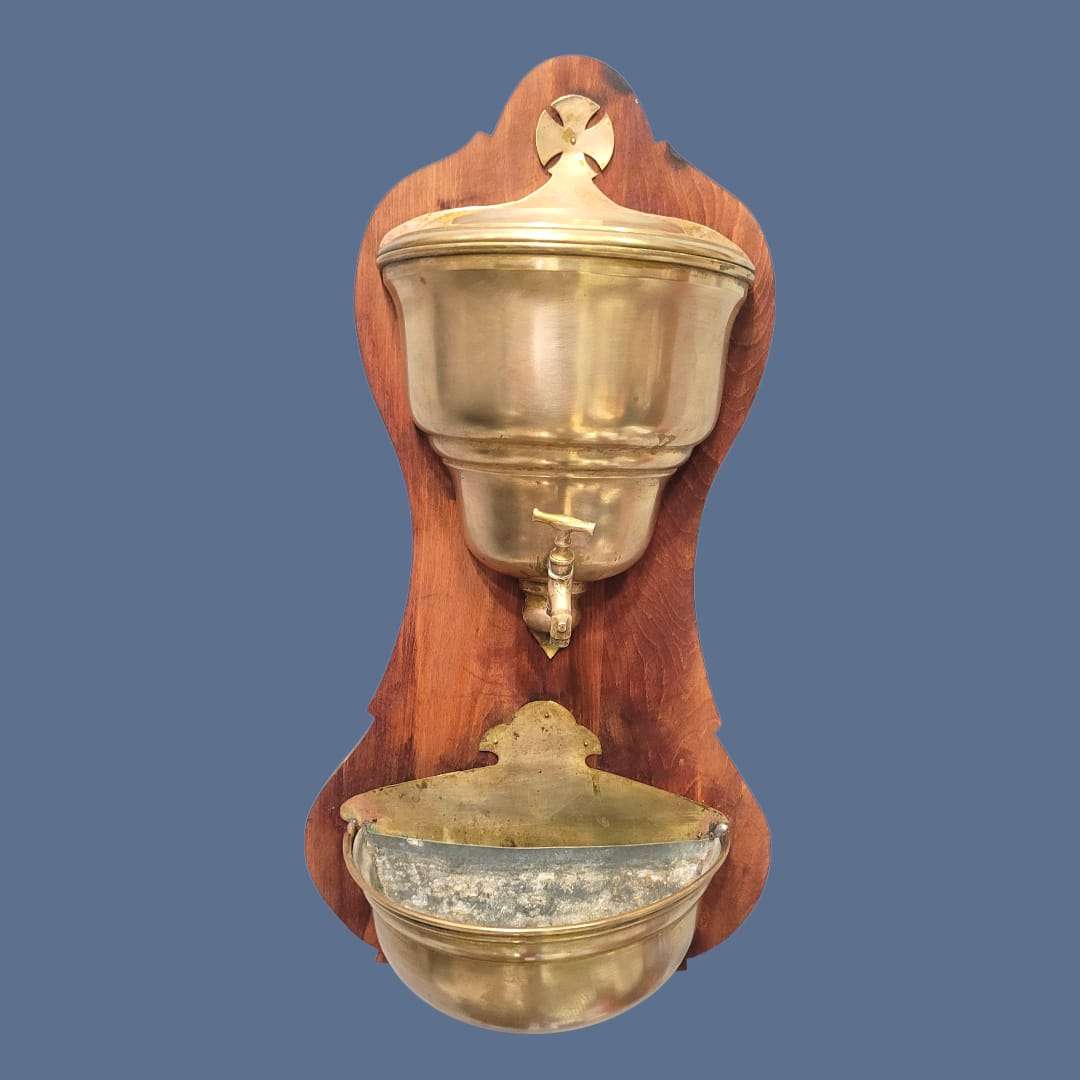 Fuente de sacristía antigua de metal dorado y madera - Cositas Antiguas – La Guadaña, Anticuarios Online en Jerez , vender antigüedades, muebles antiguos