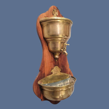 Fuente de sacristía antigua de metal dorado y madera - Cositas Antiguas – La Guadaña, Anticuarios Online en Jerez , vender antigüedades, muebles antiguos