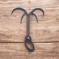 Gancho garabato de forja antiguo con 4 garras curvas - Cositas Antiguas – La Guadaña, Anticuarios Online en Jerez , vender antigüedades, muebles antiguos