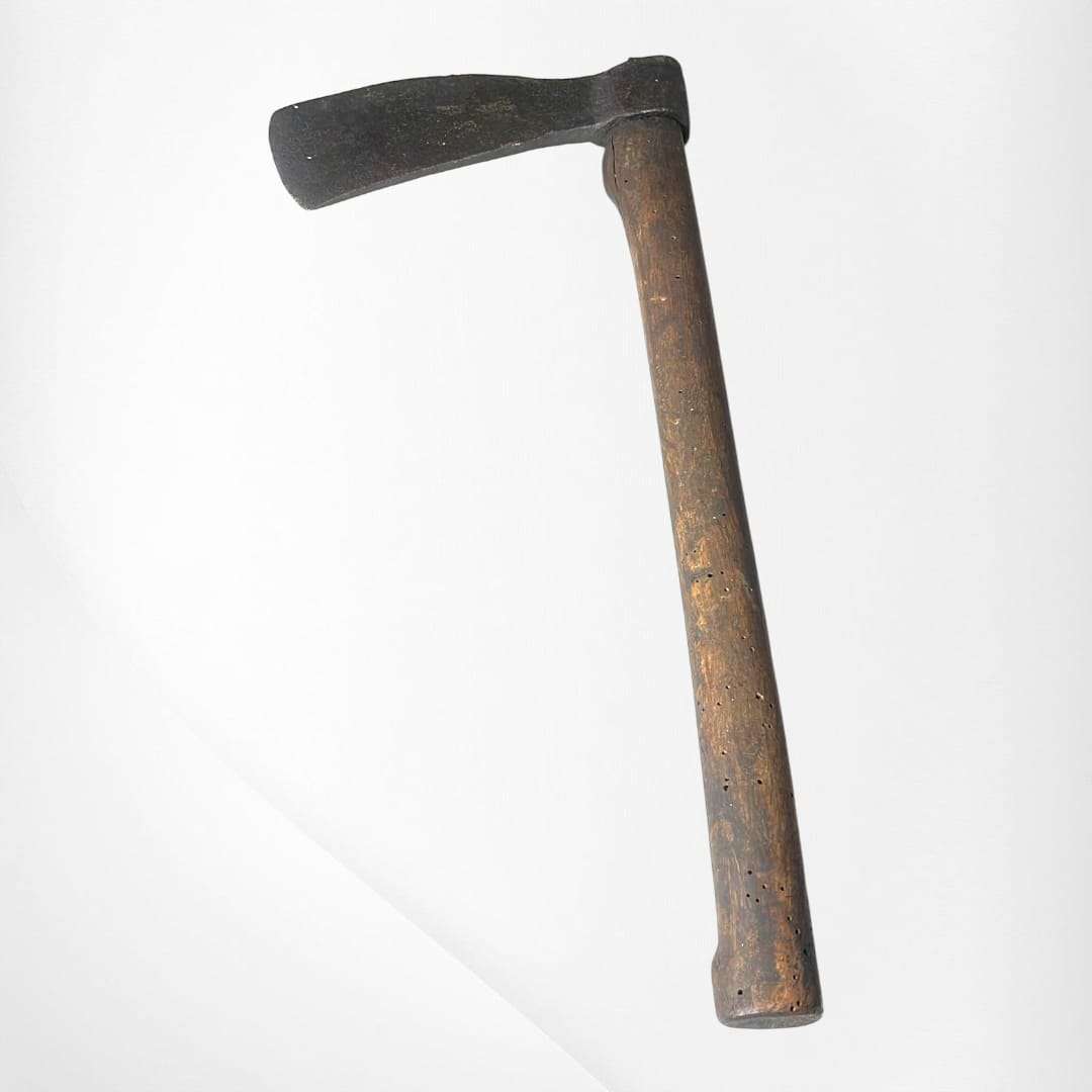 Hacha antigua de hierro y madera | Pieza rústica única - Cositas Antiguas – La Guadaña, Anticuarios Online en Jerez , vender antigüedades, muebles antiguos