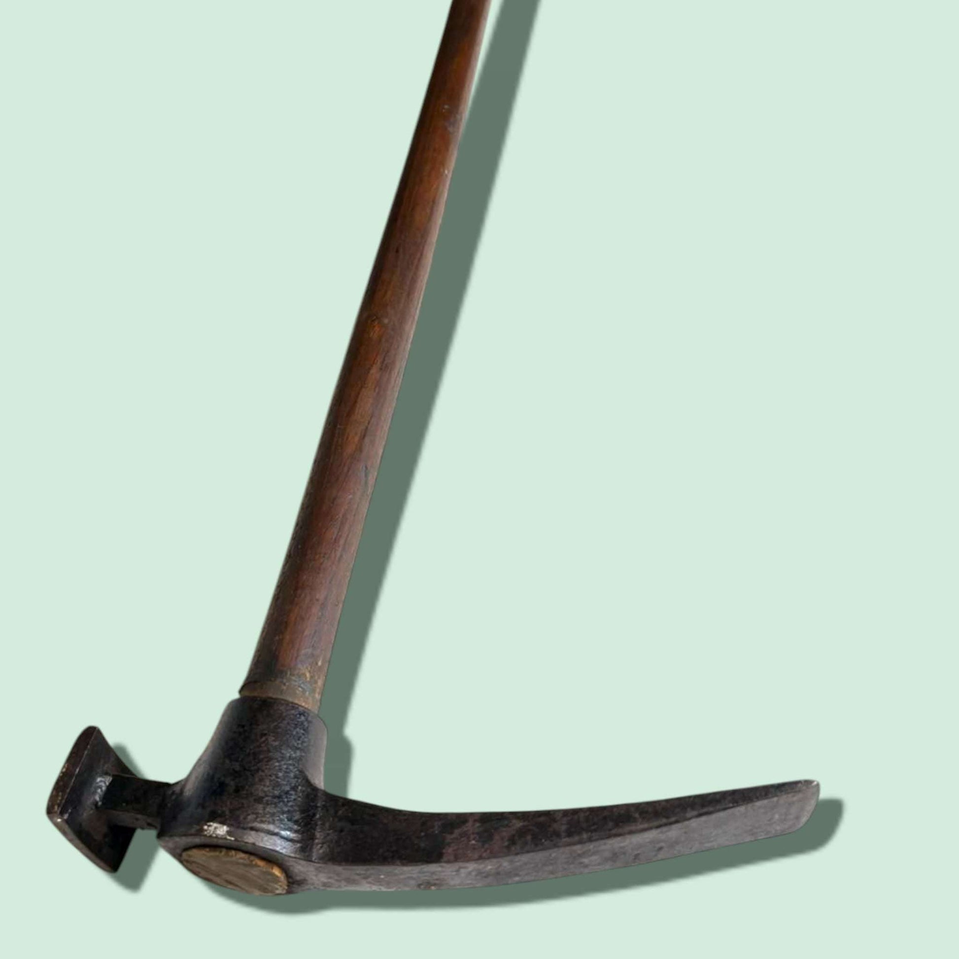 Pico / Martillo antiguo de forja, herramienta única - Cositas Antiguas – La Guadaña, Anticuarios Online en Jerez , vender antigüedades, muebles antiguos