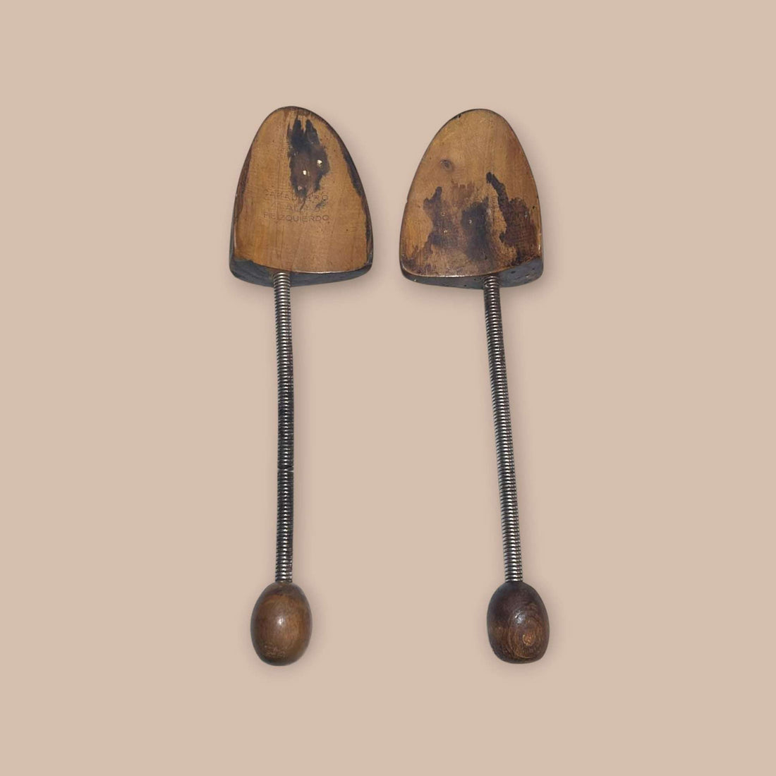 Hormas para zapatos antiguas de madera y metal | Vintage - Cositas Antiguas – La Guadaña, Anticuarios Online en Jerez , vender antigüedades, muebles antiguos