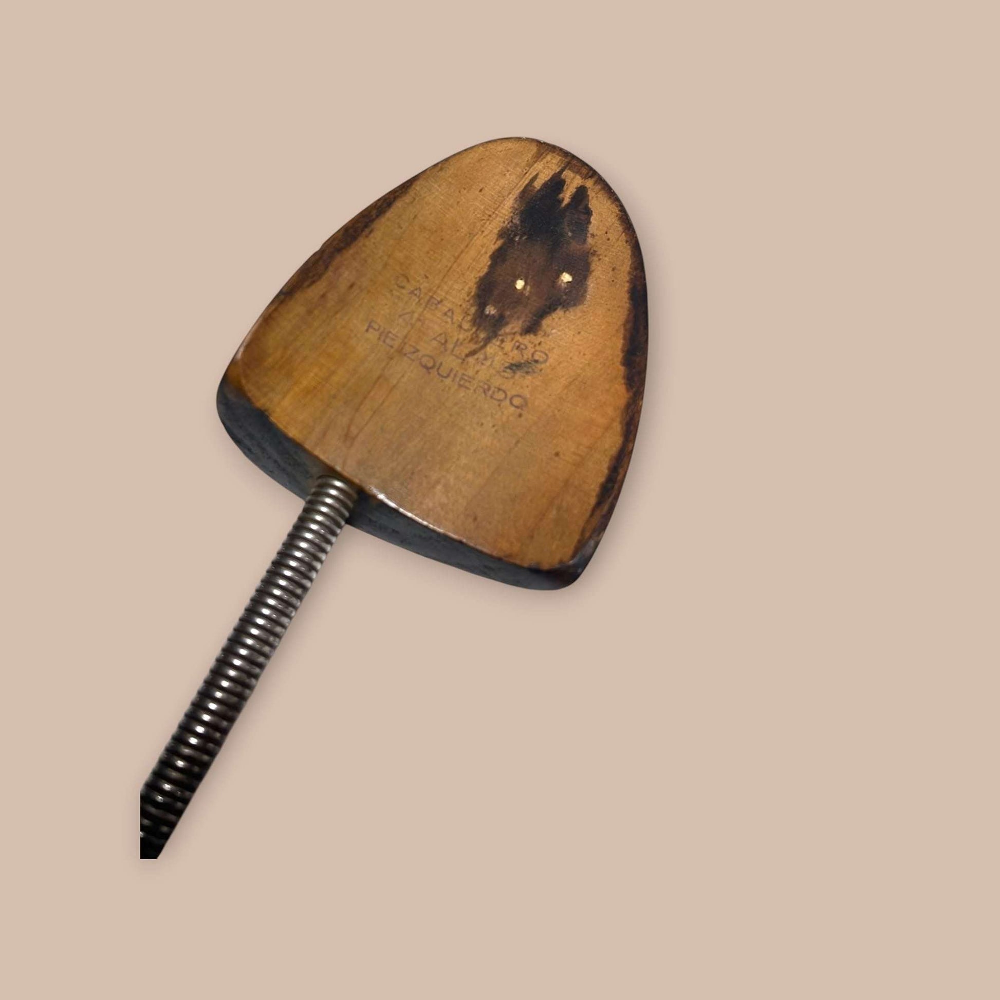 Hormas para zapatos antiguas de madera y metal | Vintage - Cositas Antiguas – La Guadaña, Anticuarios Online en Jerez , vender antigüedades, muebles antiguos