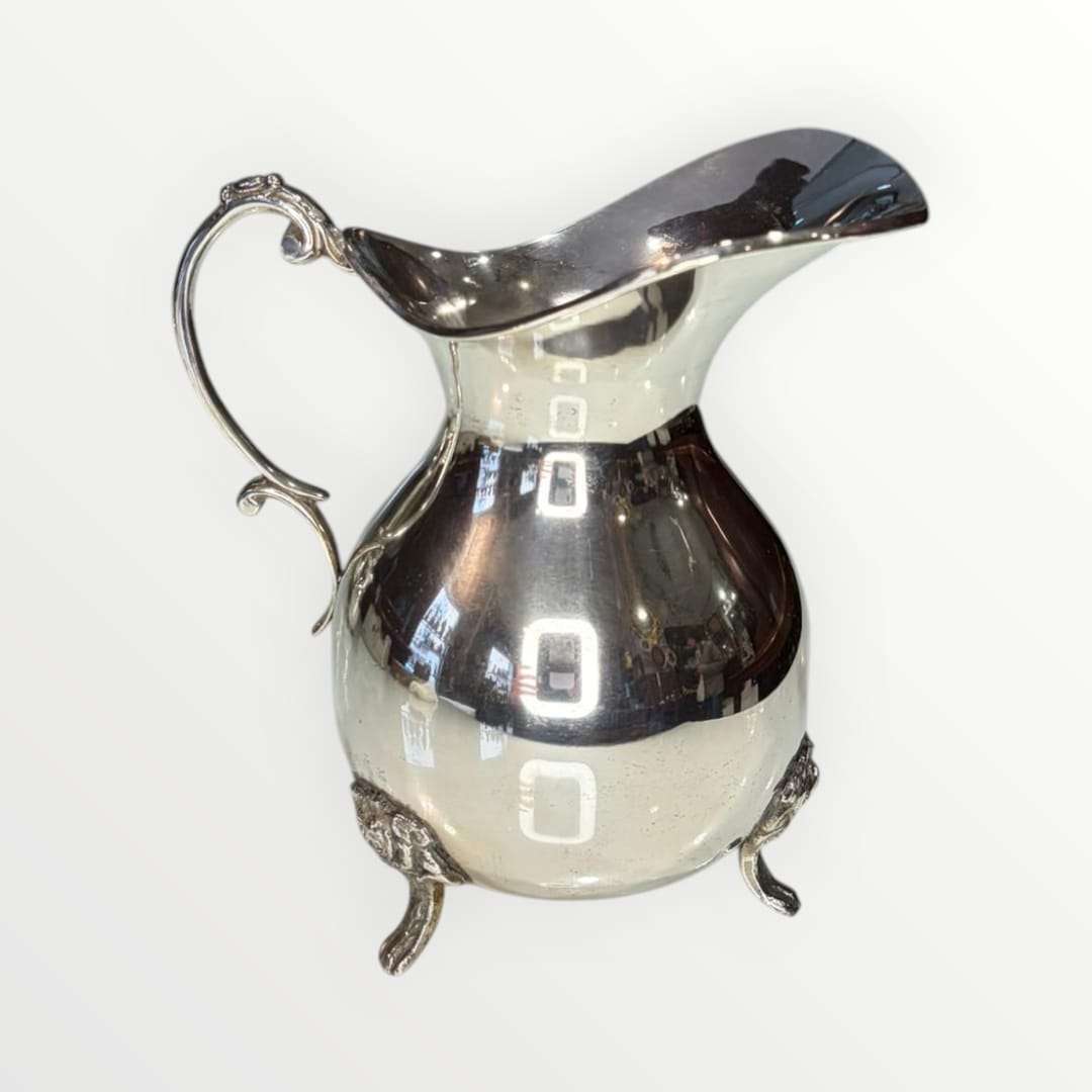 Jarra de metal plateado – elegancia clásica única - Cositas Antiguas – La Guadaña, Anticuarios Online en Jerez , vender antigüedades, muebles antiguos