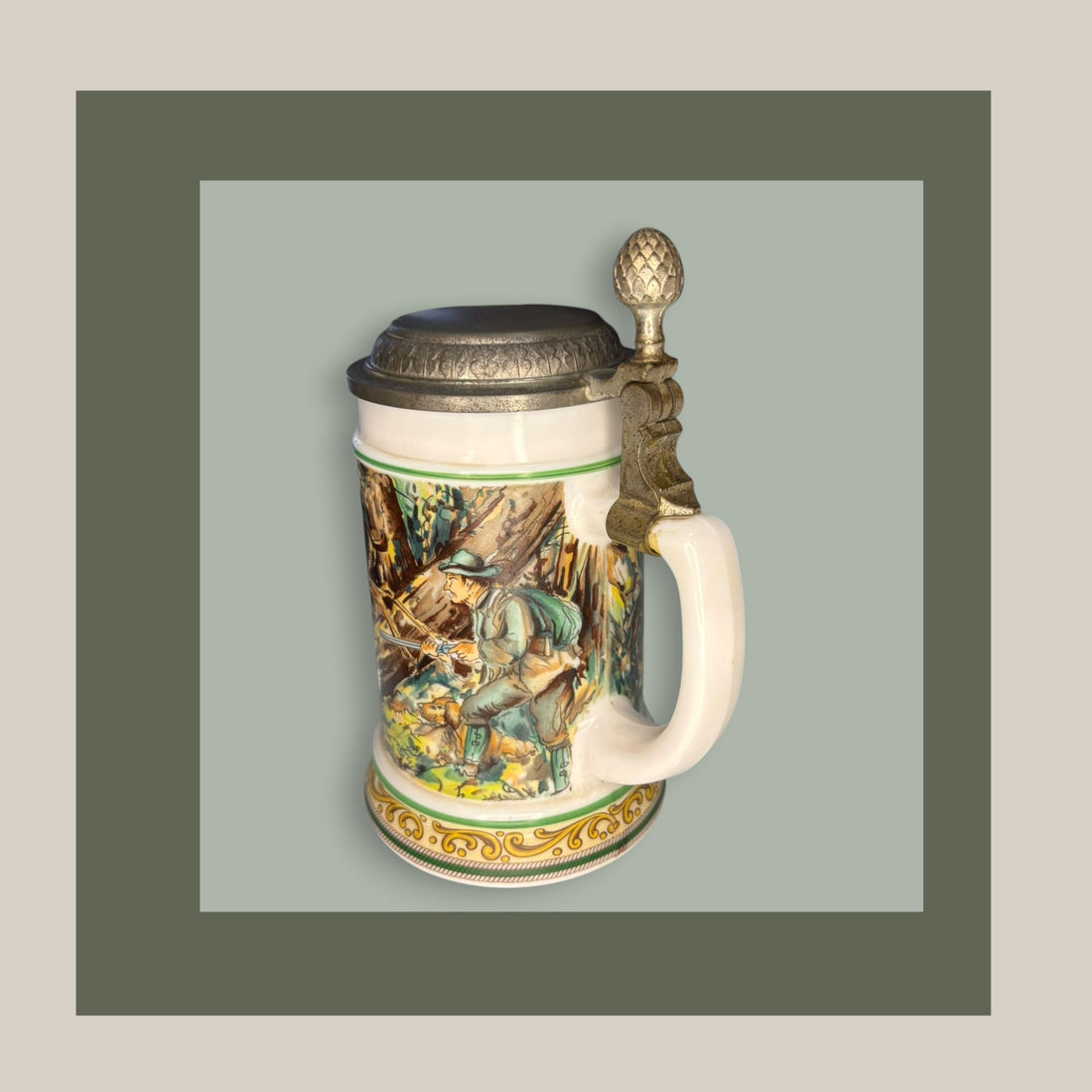 Jarra de cerveza alemana antigua de porcelana con tapa - Cositas Antiguas – La Guadaña, Anticuarios Online en Jerez , vender antigüedades, muebles antiguos