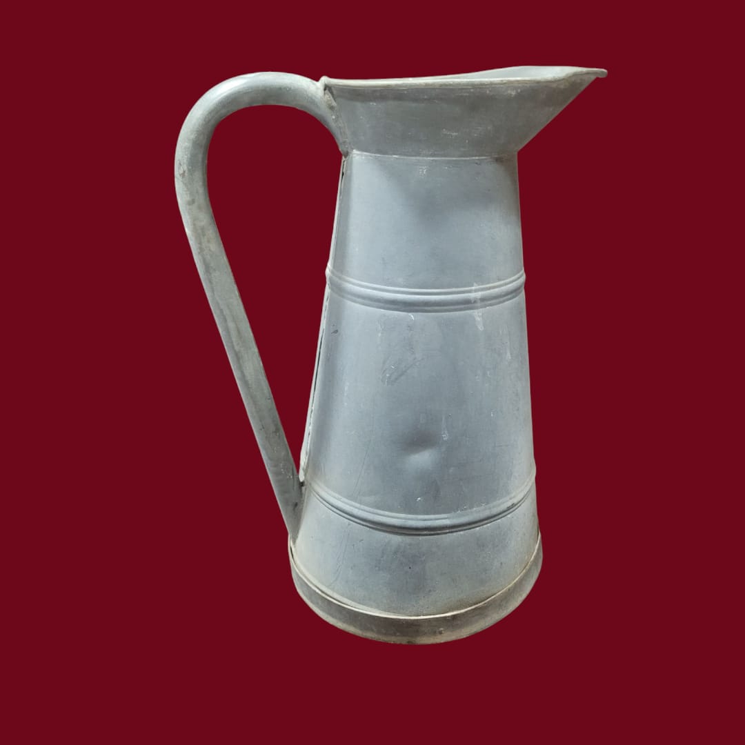 Aguamanil de Zinc con asa, diseño vintage y resistente - Cositas Antiguas – La Guadaña, Anticuarios Online en Jerez , vender antigüedades, muebles antiguos