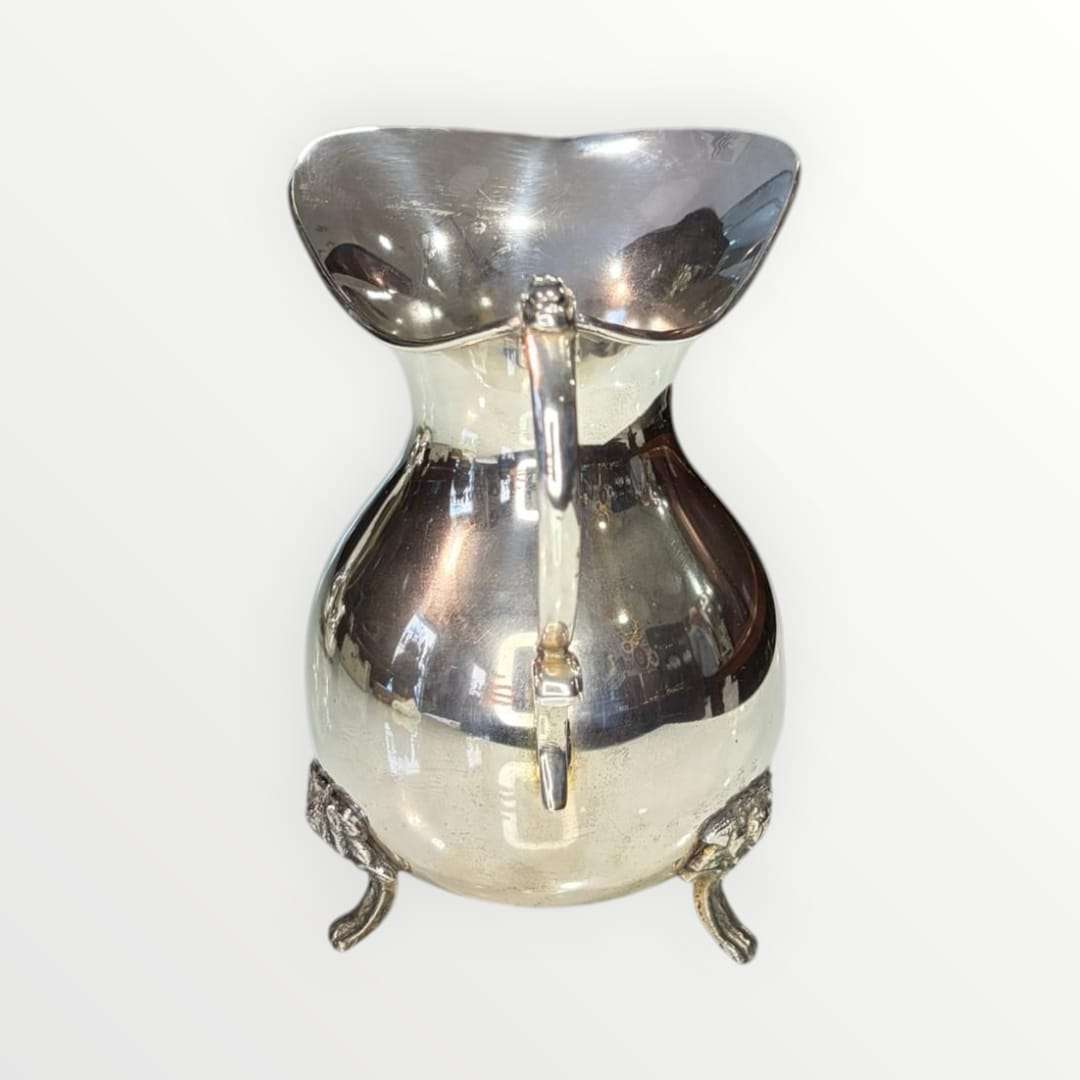 Jarra de metal plateado – elegancia clásica única - Cositas Antiguas – La Guadaña, Anticuarios Online en Jerez , vender antigüedades, muebles antiguos