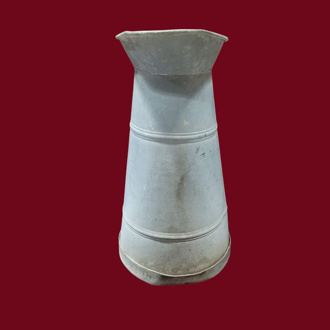Aguamanil de Zinc con asa, diseño vintage y resistente - Cositas Antiguas – La Guadaña, Anticuarios Online en Jerez , vender antigüedades, muebles antiguos