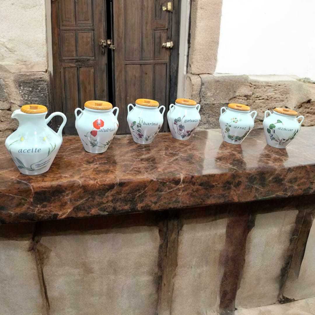 Juego de jarras de porcelana vintage, funcional y decorativo - Cositas Antiguas – La Guadaña, Anticuarios Online en Jerez , vender antigüedades, muebles antiguos