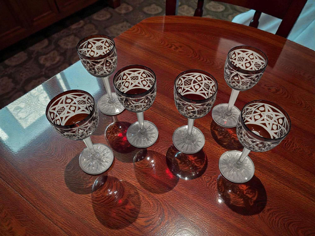 Juego de Licorera con 6 copas de cristal tallado con color - Cositas Antiguas – La Guadaña, Anticuarios Online en Jerez , vender antigüedades, muebles antiguos