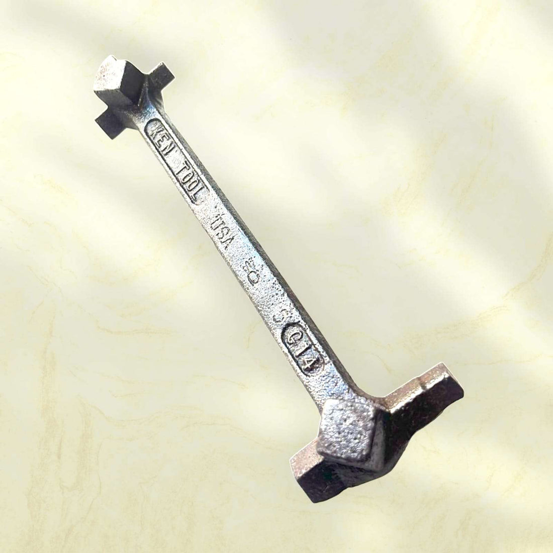 Llave Ken Tool G14 para tapones cuadrados de drenaje - Cositas Antiguas – La Guadaña, Anticuarios Online en Jerez , vender antigüedades, muebles antiguos