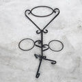 Macetero de hierro forjado con 3 soportes – Elegancia - Cositas Antiguas – La Guadaña, Anticuarios Online en Jerez , vender antigüedades, muebles antiguos