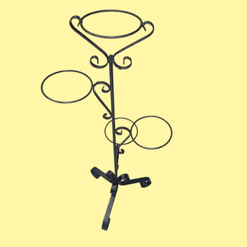 Macetero de hierro forjado con 4 soportes, elegante - Cositas Antiguas – La Guadaña, Anticuarios Online en Jerez , vender antigüedades, muebles antiguos