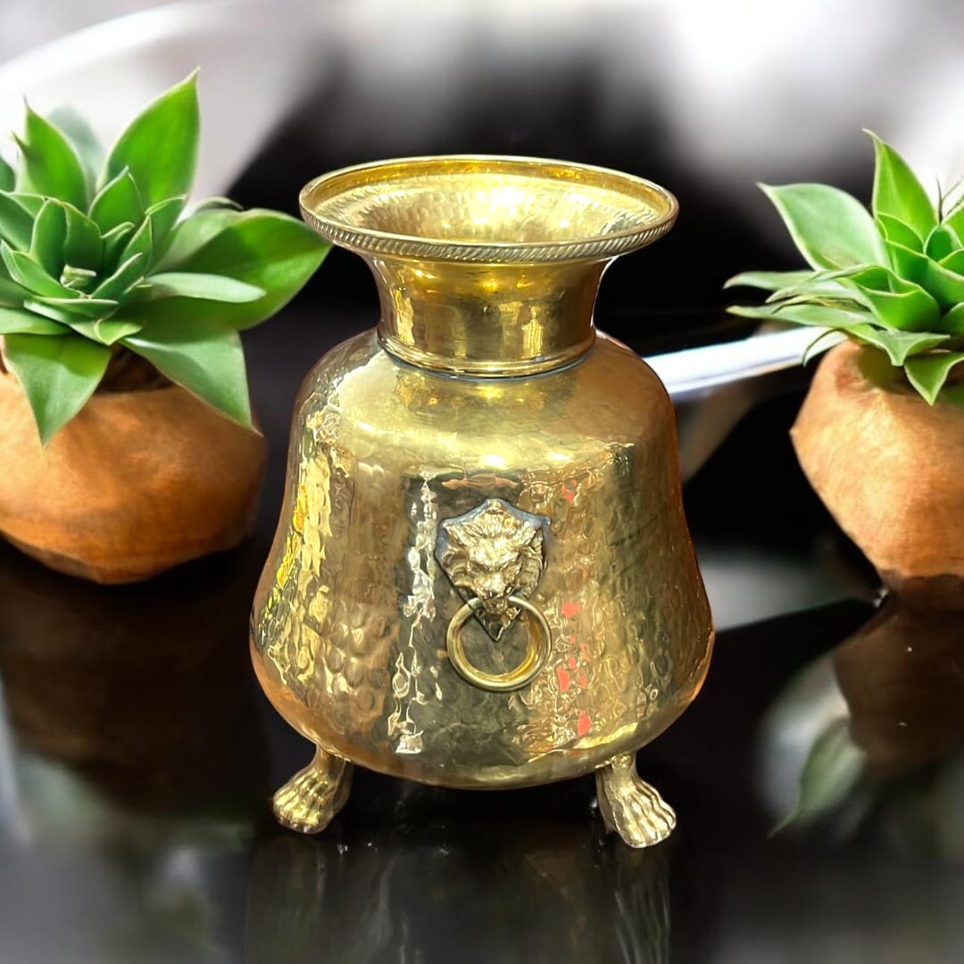 Macetero metálico vintage con patas y asas decorativas - Cositas Antiguas – La Guadaña, Anticuarios Online en Jerez , vender antigüedades, muebles antiguos