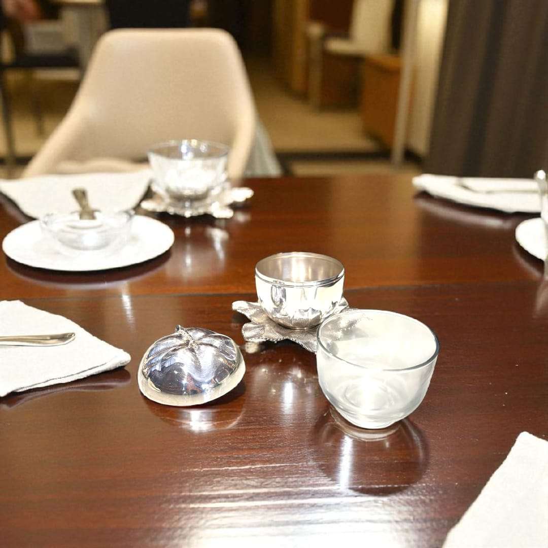 Azucarero de Metal Plateado: Diseño de Manzana Exclusivo - Cositas Antiguas – La Guadaña, Anticuarios Online en Jerez , vender antigüedades, muebles antiguos