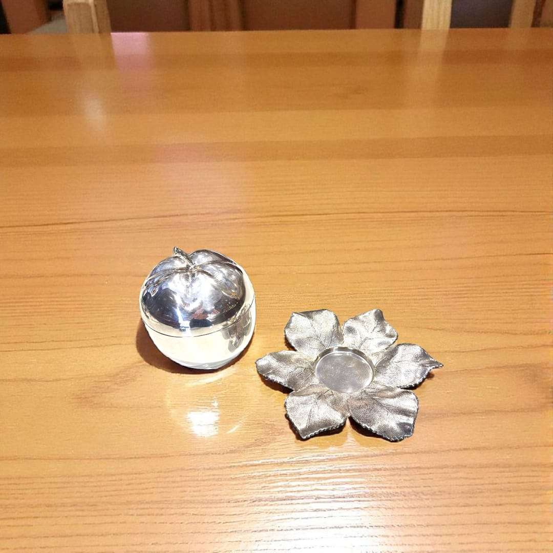 Azucarero de Metal Plateado: Diseño de Manzana Exclusivo - Cositas Antiguas – La Guadaña, Anticuarios Online en Jerez , vender antigüedades, muebles antiguos