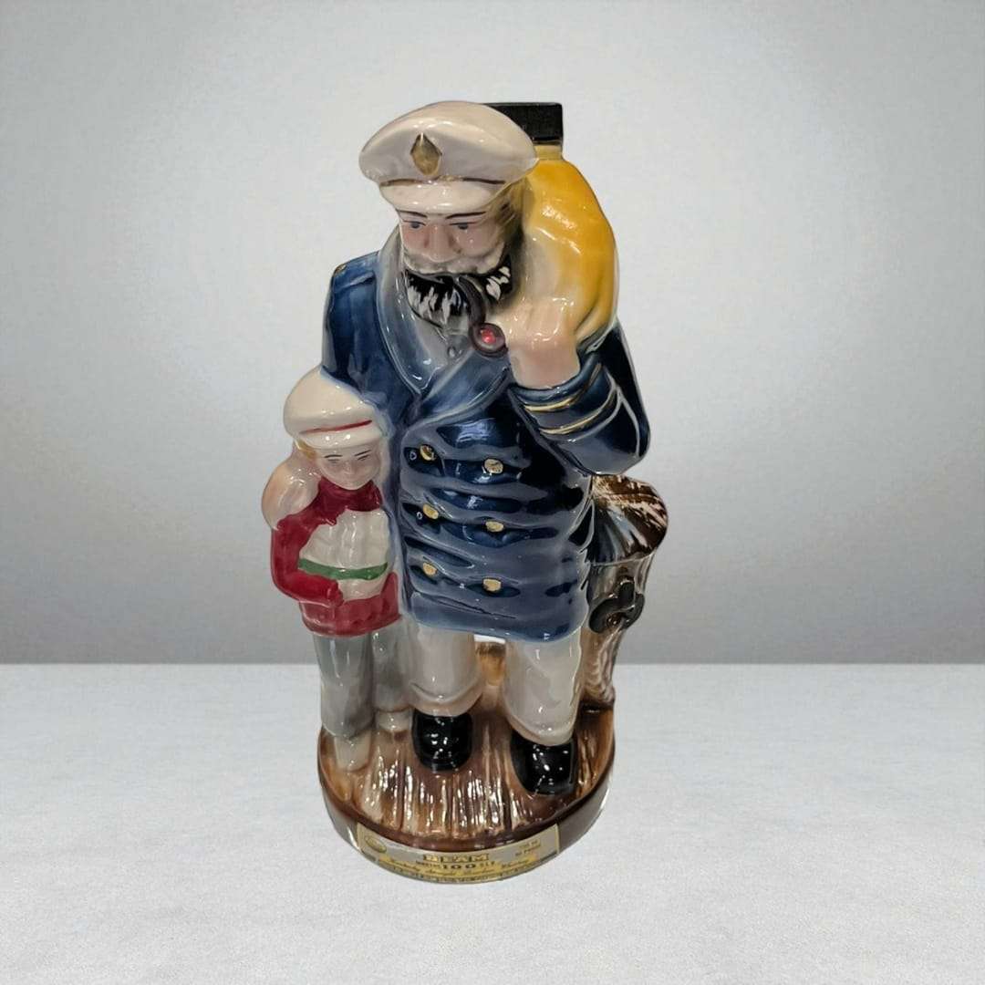 Botella Jim Beam Regal China 1980 Sailor and Boy Decanter - Cositas Antiguas – La Guadaña, Anticuarios Online en Jerez , vender antigüedades, muebles antiguos