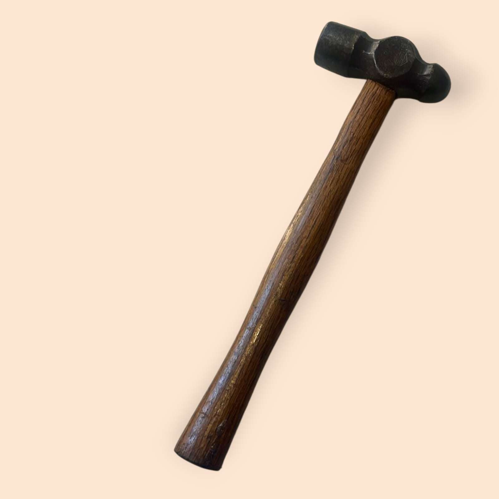 Martillo de bola antiguo con mango de madera original - Cositas Antiguas – La Guadaña, Anticuarios Online en Jerez , vender antigüedades, muebles antiguos