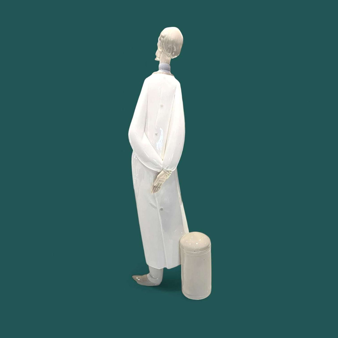 Figura Médico Lladró de porcelana | Pieza exclusiva - Cositas Antiguas – La Guadaña, Anticuarios Online en Jerez , vender antigüedades, muebles antiguos