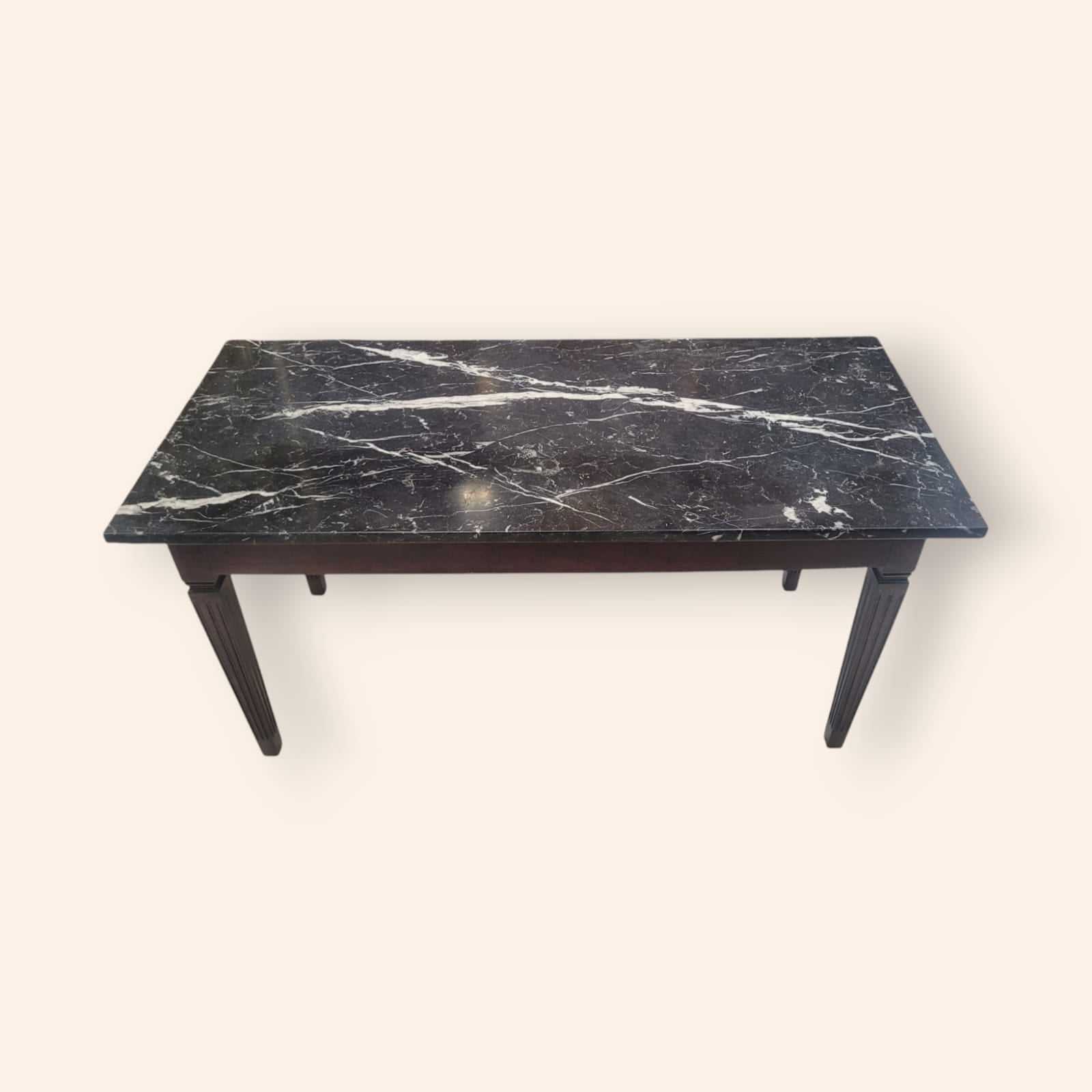 Mesa auxiliar de madera con elegante tapa de mármol negro - Cositas Antiguas – La Guadaña, Anticuarios Online en Jerez , vender antigüedades, muebles antiguos