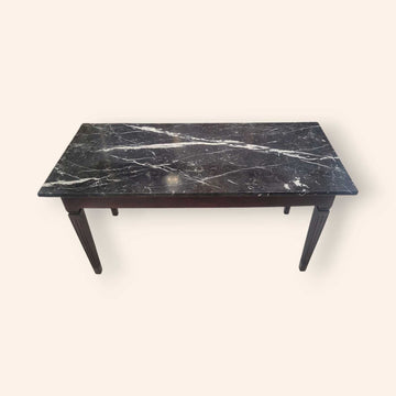 Mesa auxiliar de madera con elegante tapa de mármol negro - Cositas Antiguas – La Guadaña, Anticuarios Online en Jerez , vender antigüedades, muebles antiguos