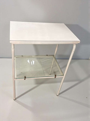 Mesa auxiliar vintage de metal, madera y cristal blanca - Cositas Antiguas – La Guadaña, Anticuarios Online en Jerez , vender antigüedades, muebles antiguos