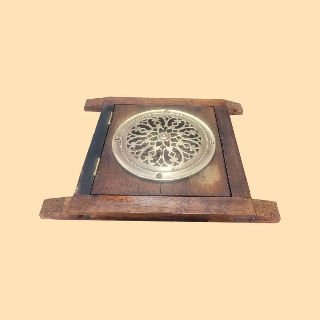 Mirilla antigua de madera y metal dorado original - Cositas Antiguas – La Guadaña, Anticuarios Online en Jerez , vender antigüedades, muebles antiguos