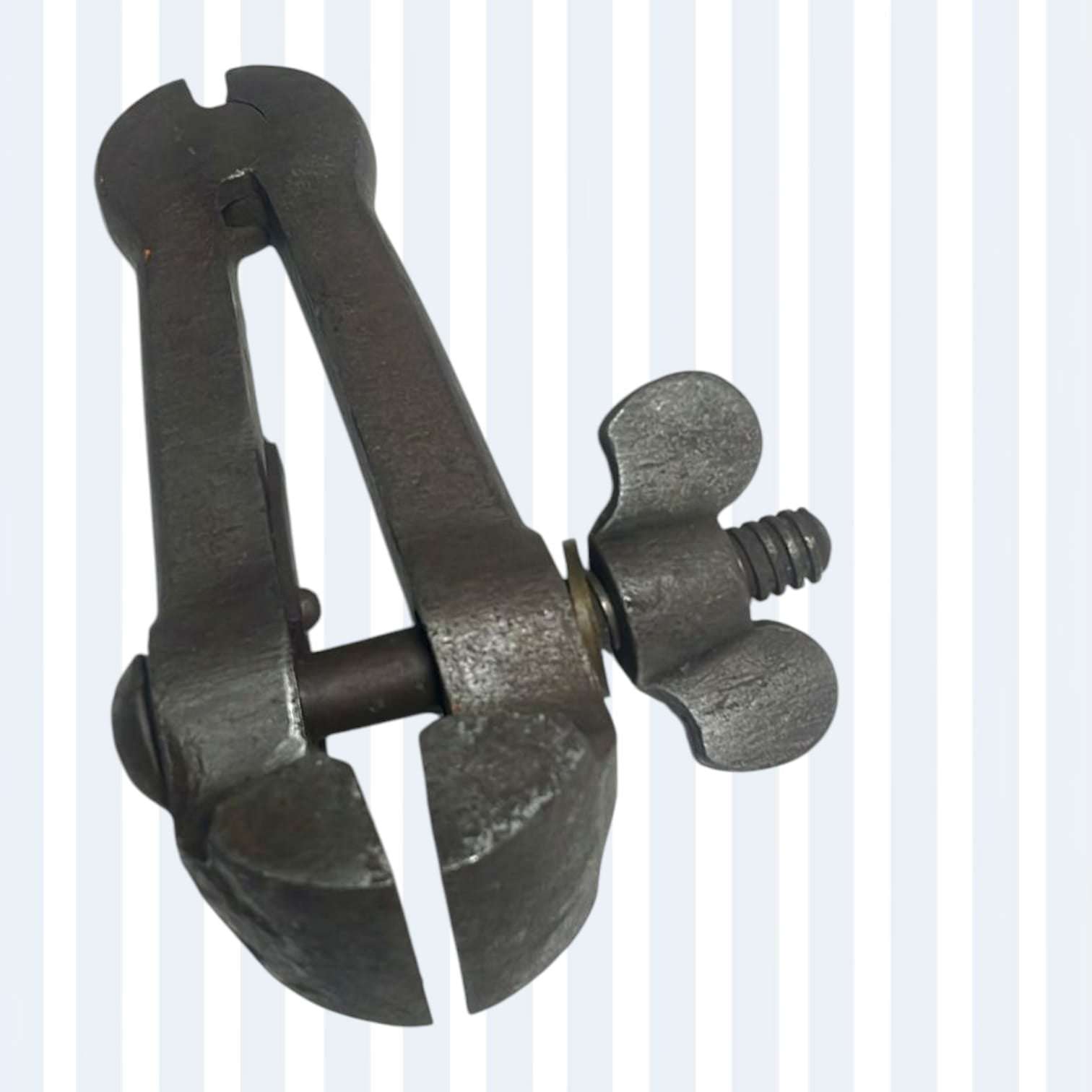 Mordaza de mano antigua | Tornillo de banco de joyero - Cositas Antiguas – La Guadaña, Anticuarios Online en Jerez , vender antigüedades, muebles antiguos