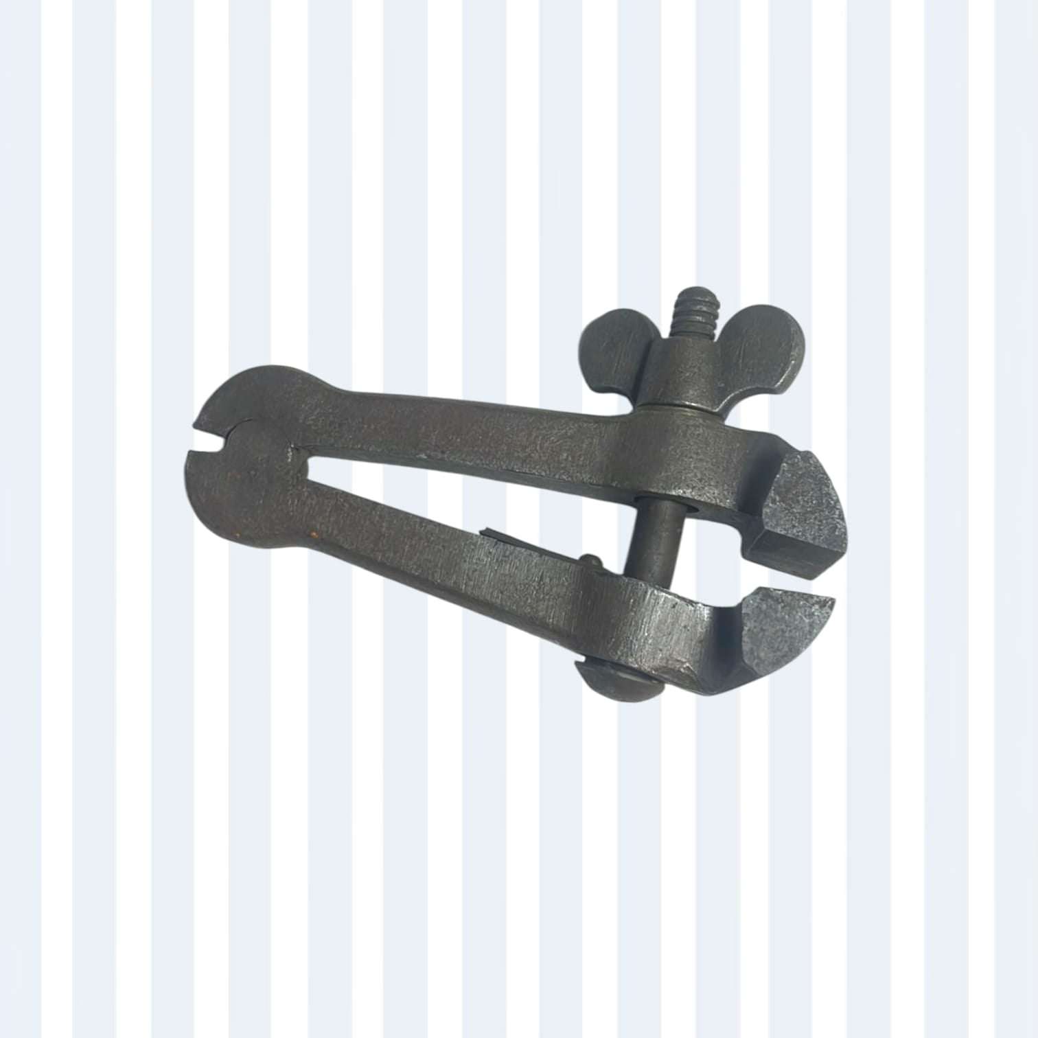 Mordaza de mano antigua | Tornillo de banco de joyero - Cositas Antiguas – La Guadaña, Anticuarios Online en Jerez , vender antigüedades, muebles antiguos