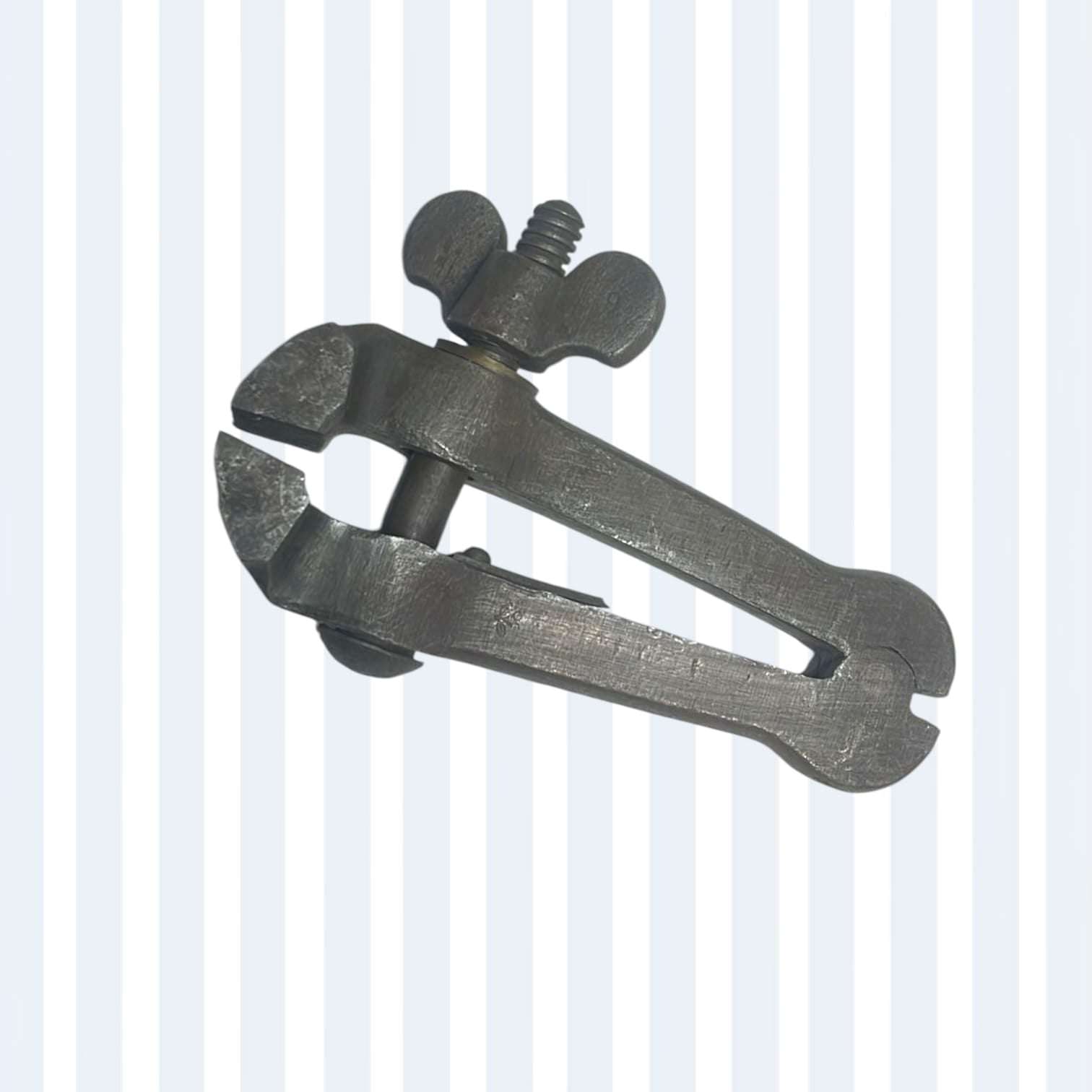 Mordaza de mano antigua | Tornillo de banco de joyero - Cositas Antiguas – La Guadaña, Anticuarios Online en Jerez , vender antigüedades, muebles antiguos