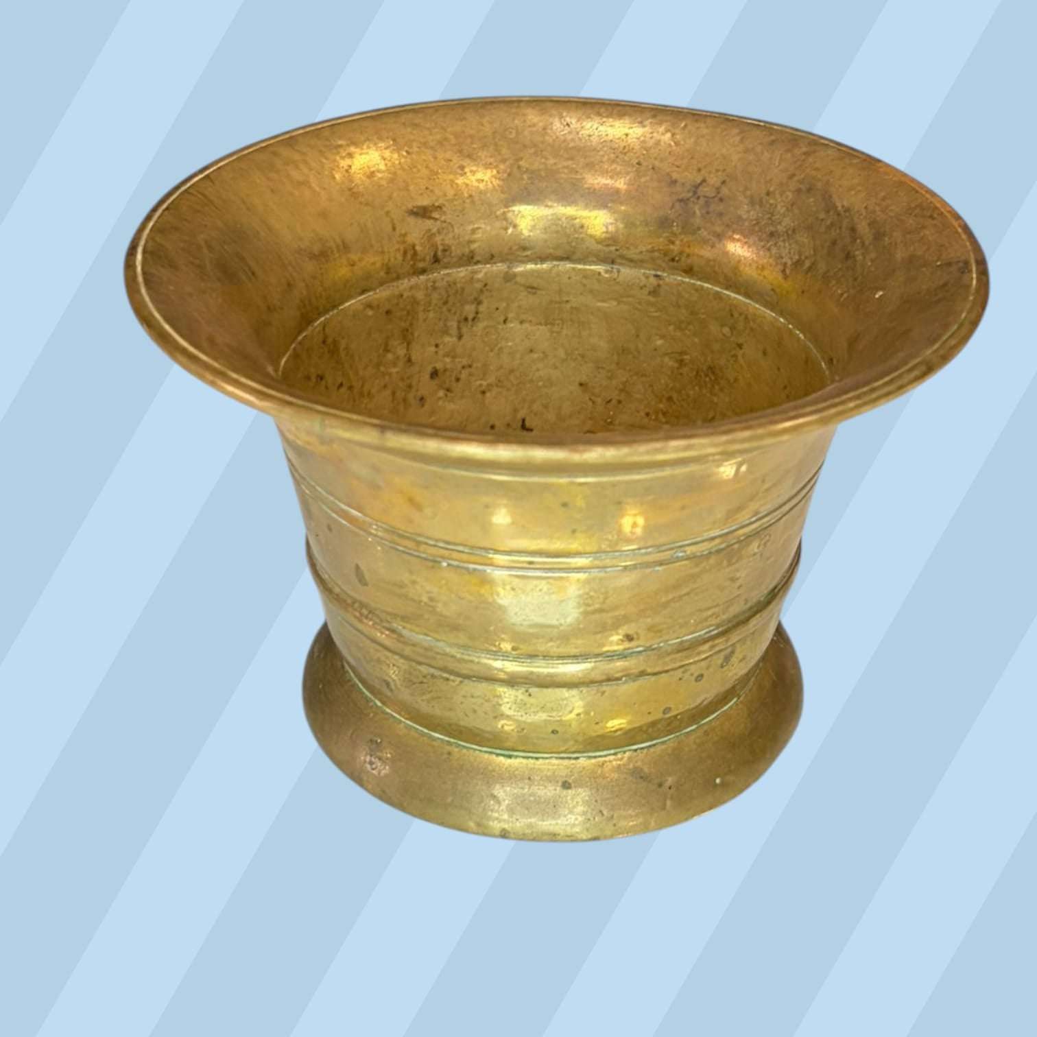 Mortero de bronce antiguo con maja original auténtica - Cositas Antiguas – La Guadaña, Anticuarios Online en Jerez , vender antigüedades, muebles antiguos