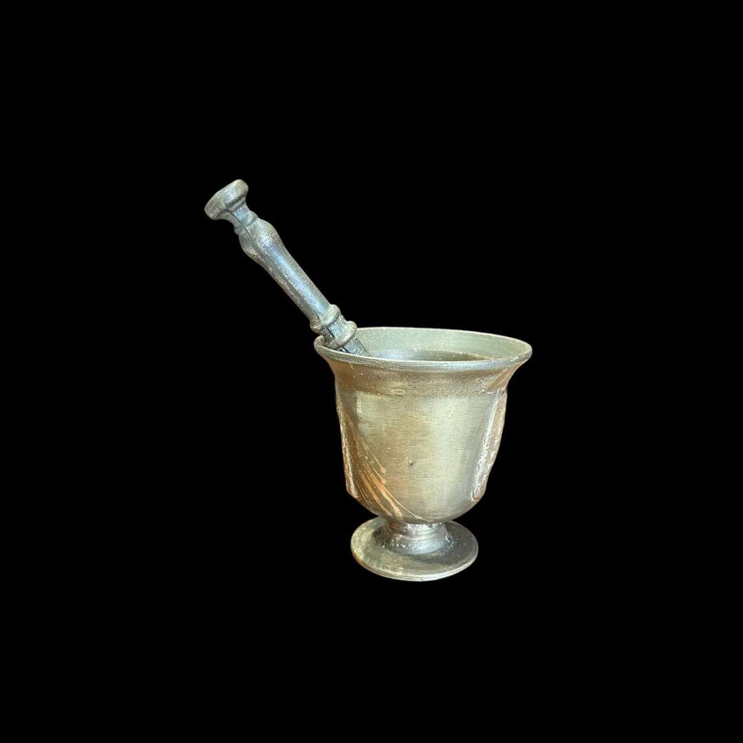 Mortero de bronce antiguo | Exclusivo y único - Cositas Antiguas – La Guadaña, Anticuarios Online en Jerez , vender antigüedades, muebles antiguos